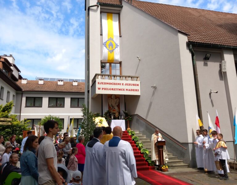Historyczne wydarzenie – 4 ołtarz przy Sanktuarium