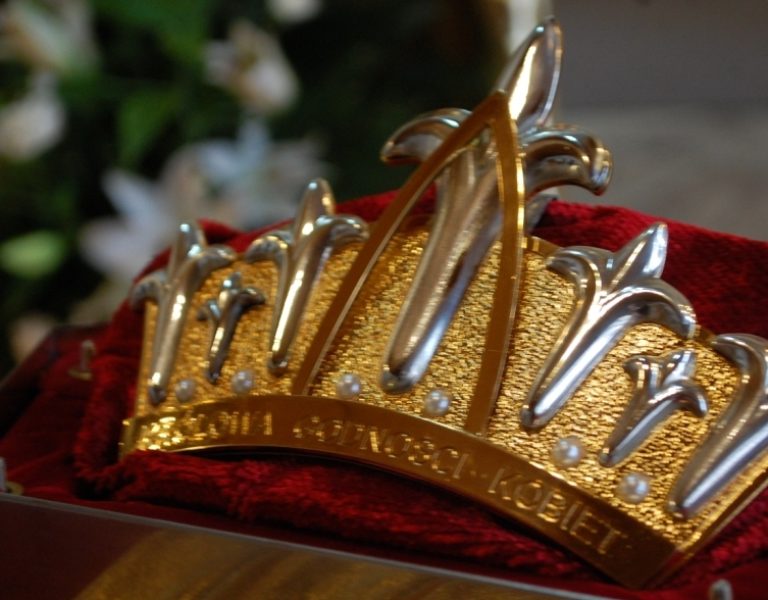 4. rocznica Koronacji MTA na Królową Godności Kobiet